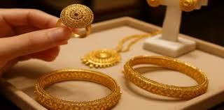 ചരിത്രത്തിലെ ഏറ്റവും വലിയ വിലയിൽ സ്വർണം; വെള്ളിയുടെ വില ​ഗ്രാമിന് 300 കടന്നു