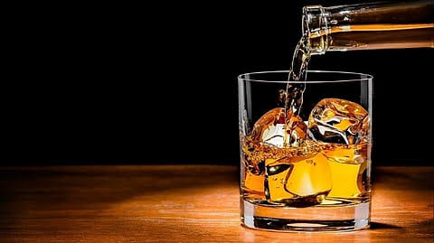 തൂഫാന്‍ എഫക്ട്’; സംസ്ഥാനത്ത് റെക്കോര്‍ഡ് മദ്യവില്‍പ്പന; ആറുദിവസത്തിനിടെ 512.11 കോടിയുടെ മദ്യം വിറ്റു
