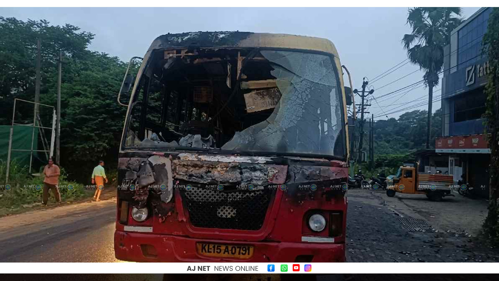 ഓടിക്കൊണ്ടിരിക്കെ കെഎസ്ആര്‍ടിസി ബസിന് തീപിടിച്ചു; ഒഴിവായത് വന്‍ ദുരന്തം