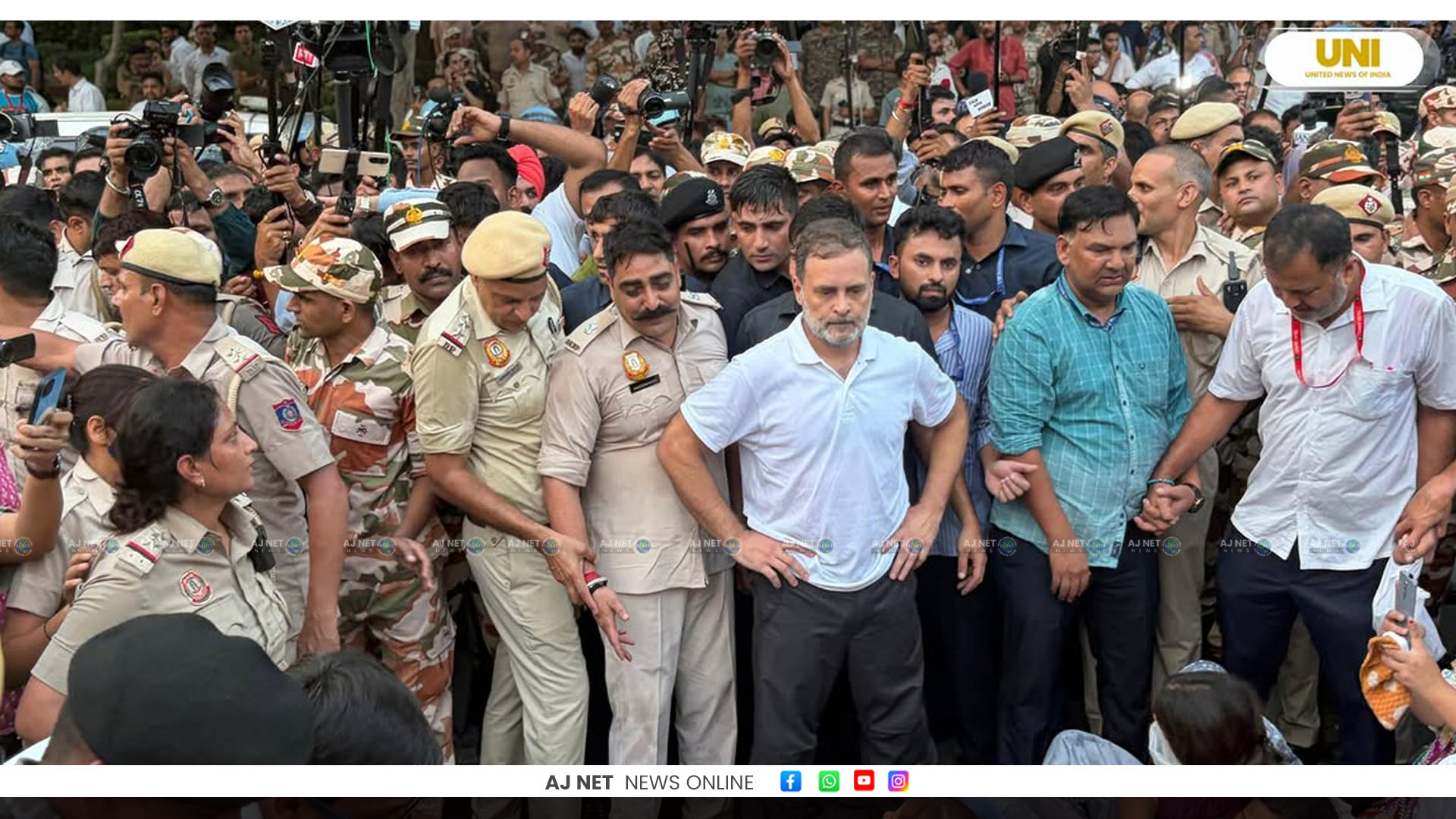 ദില്ലിയിൽ പ്രതിഷേധം തുടരാൻ ഇന്ത്യ സഖ്യം; രാഷ്ട്രപതിയെ കാണാൻ സമയം കിട്ടിയില്ലെന്ന് നേതാക്കൾ; രാഷ്ട്രപതി ഭവനിലേക്ക് ഇന്ന് മാർച്ച് നടത്താൻ സാധ്യത
